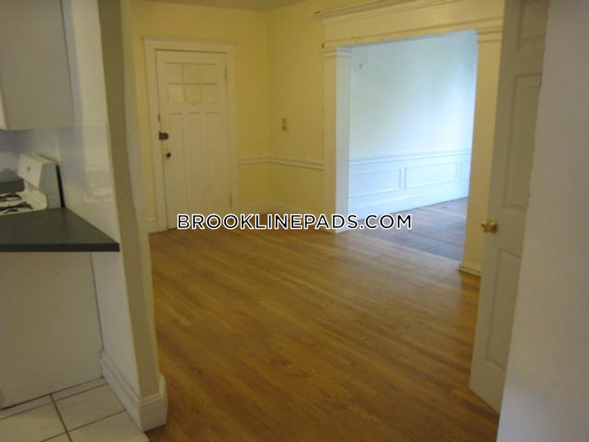 BROOKLINE- BOSTON UNIVERSITY - 4 Beds, 1 Bath - Image 30