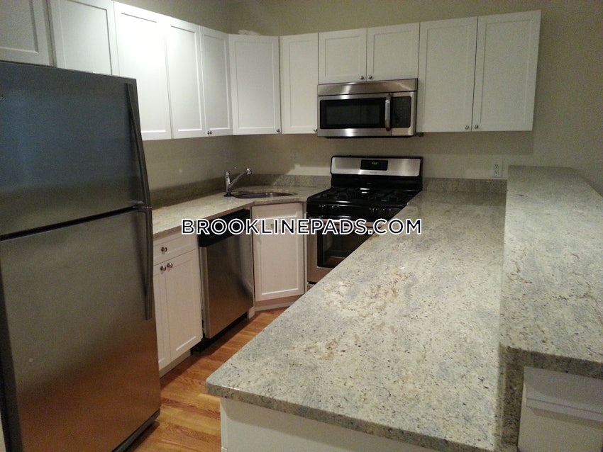 BROOKLINE- BOSTON UNIVERSITY - 3 Beds, 1 Bath - Image 3