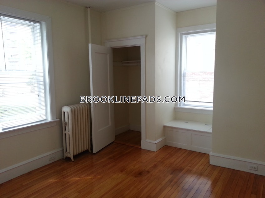 BROOKLINE- BOSTON UNIVERSITY - 3 Beds, 1 Bath - Image 8