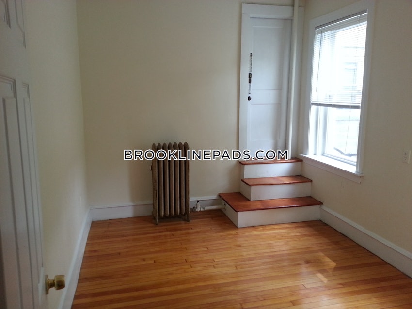 BROOKLINE- BOSTON UNIVERSITY - 3 Beds, 1 Bath - Image 5