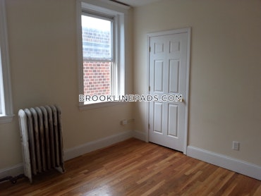 Brookline - 3 Beds, 1 Baths