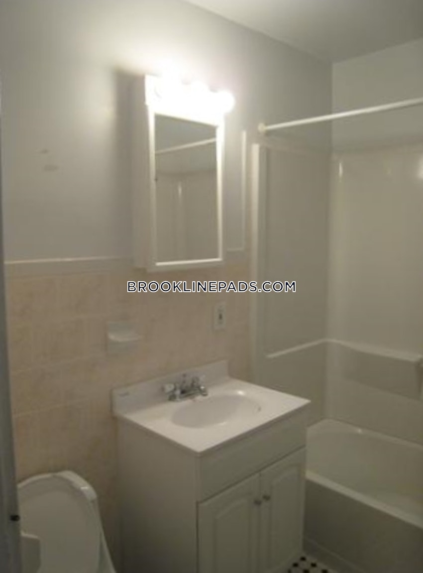 BROOKLINE- BOSTON UNIVERSITY - 3 Beds, 1 Bath - Image 22