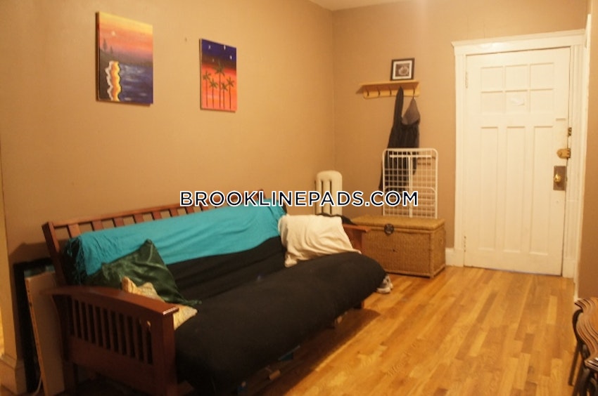 BROOKLINE- BOSTON UNIVERSITY - 4 Beds, 1 Bath - Image 2