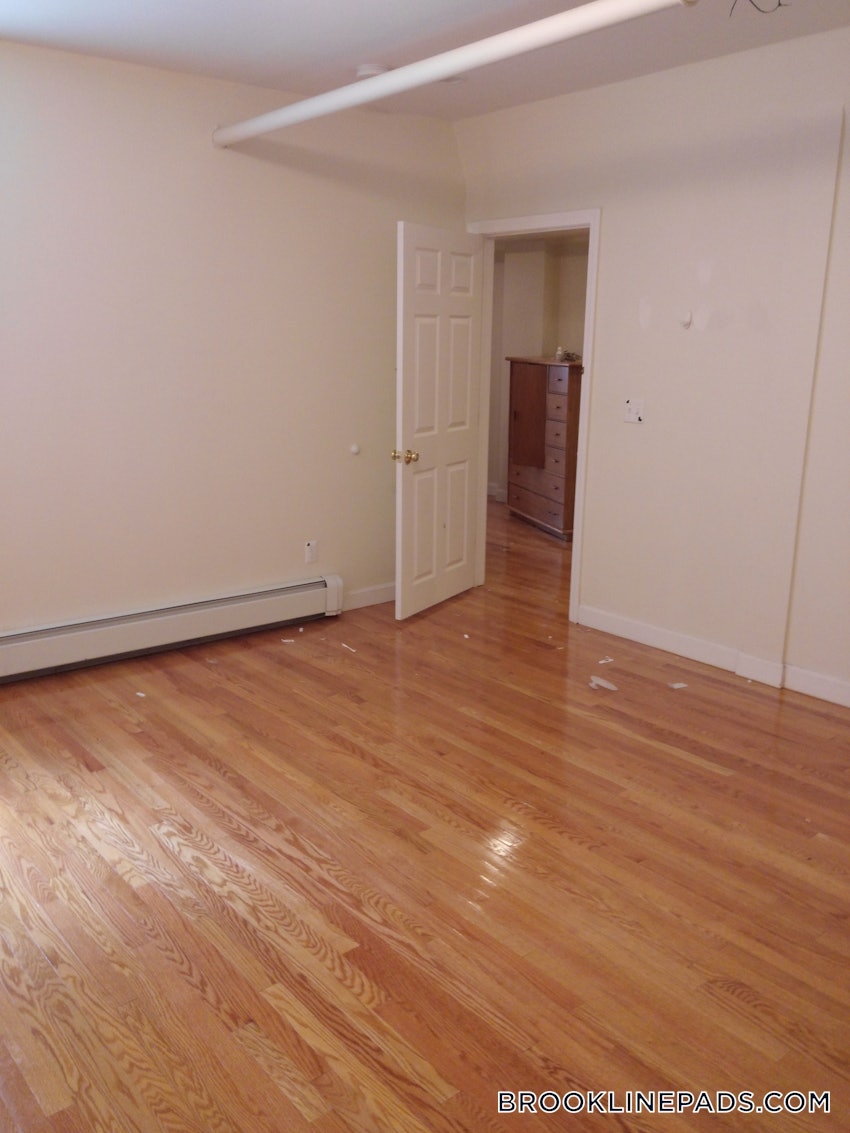 BROOKLINE- BOSTON UNIVERSITY - 3 Beds, 2 Baths - Image 10