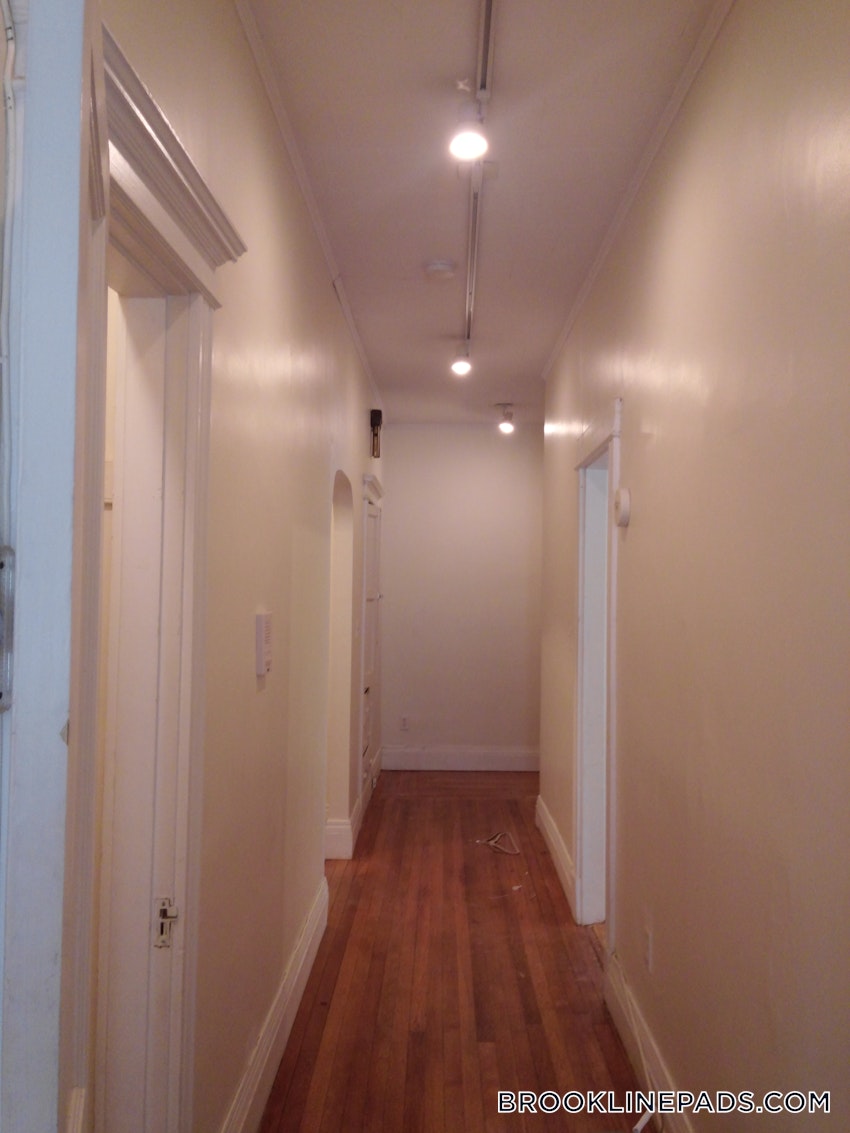 BROOKLINE- BOSTON UNIVERSITY - 3 Beds, 2 Baths - Image 9