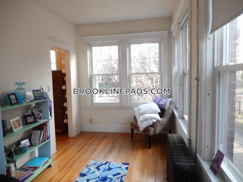 BROOKLINE- BOSTON UNIVERSITY - 4 Beds, 2 Baths - Image 24