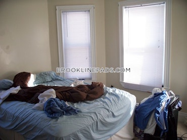 Brookline - 4 Beds, 1 Baths