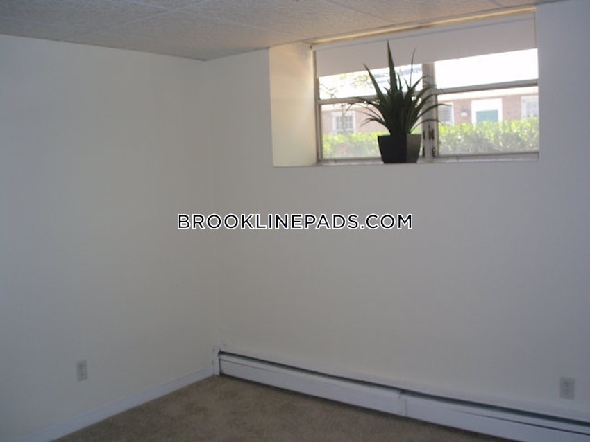 BROOKLINE- COOLIDGE CORNER - 1 Bed, 1 Bath - Image 4