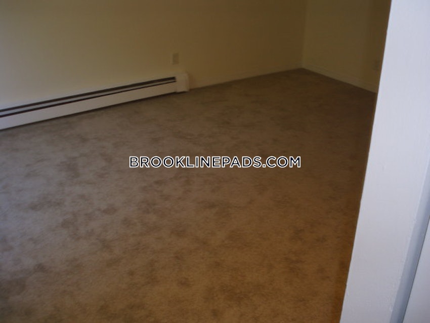 BROOKLINE- COOLIDGE CORNER - 1 Bed, 1 Bath - Image 2