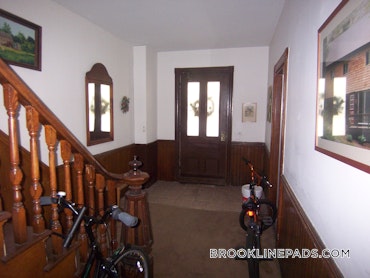 Brookline - 2 Beds, 1 Baths