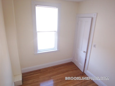 Brookline - 2 Beds, 1 Baths