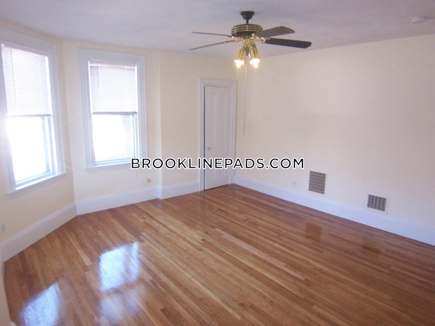 BROOKLINE - CHESTNUT HILL - 2 Beds, 1 Bath - Image 26