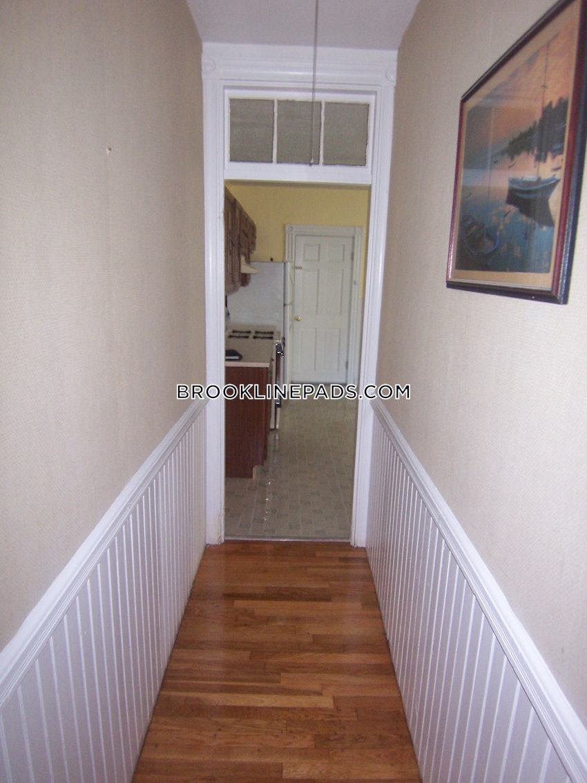 BROOKLINE - CHESTNUT HILL - 2 Beds, 1 Bath - Image 24