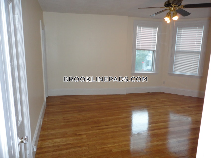 BROOKLINE - CHESTNUT HILL - 2 Beds, 1 Bath - Image 21