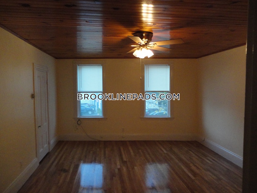 BROOKLINE - CHESTNUT HILL - 2 Beds, 1 Bath - Image 15