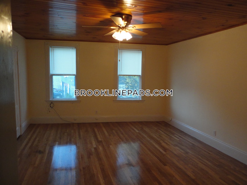 BROOKLINE - CHESTNUT HILL - 2 Beds, 1 Bath - Image 14