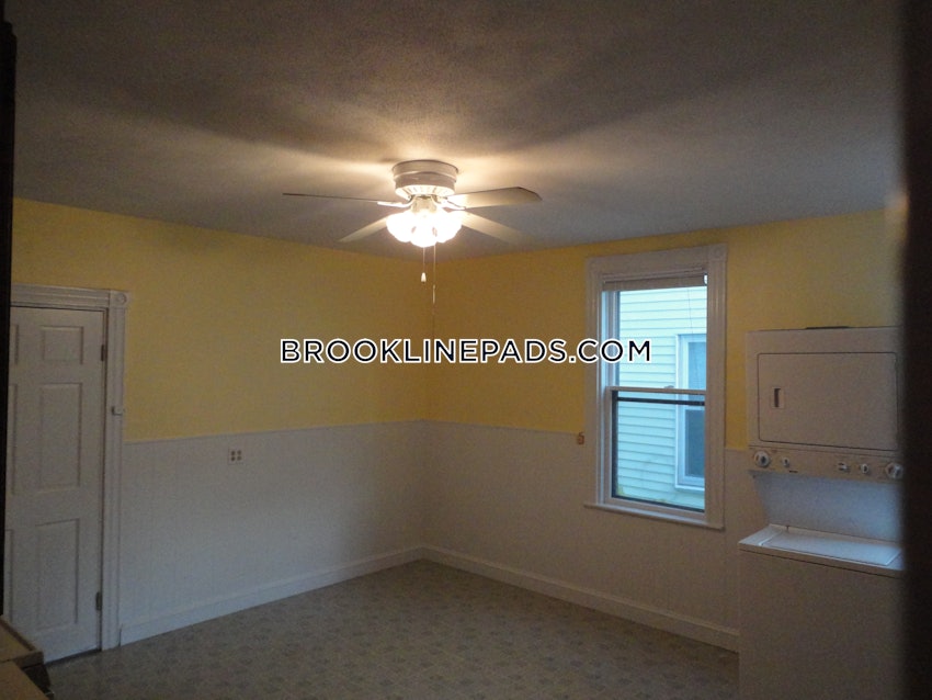 BROOKLINE - CHESTNUT HILL - 2 Beds, 1 Bath - Image 11