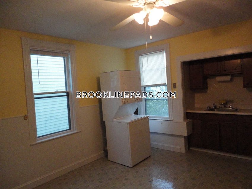 BROOKLINE - CHESTNUT HILL - 2 Beds, 1 Bath - Image 9