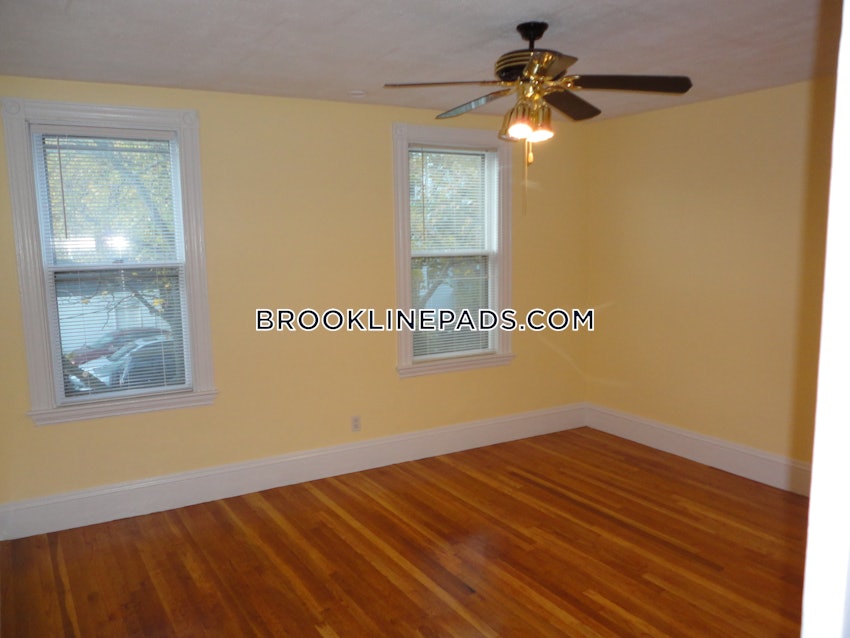 BROOKLINE - CHESTNUT HILL - 2 Beds, 1 Bath - Image 7