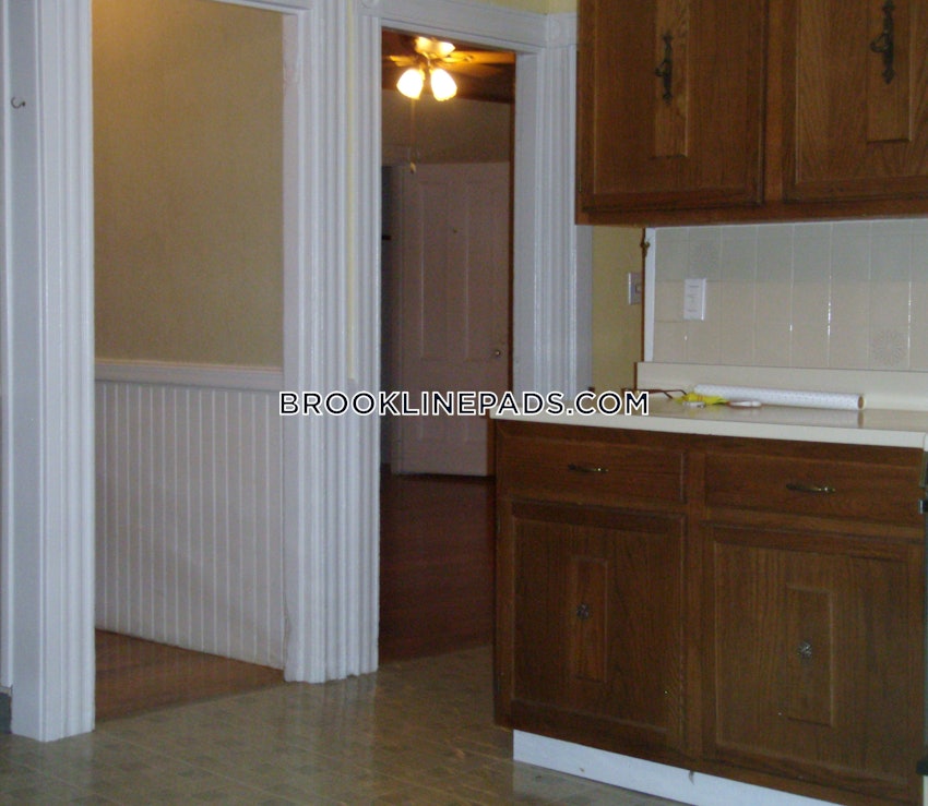 BROOKLINE - CHESTNUT HILL - 2 Beds, 1 Bath - Image 3