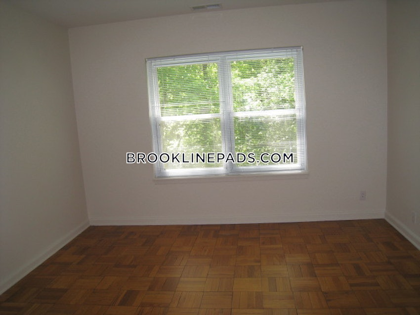 BROOKLINE - CHESTNUT HILL - 2 Beds, 1.5 Baths - Image 9