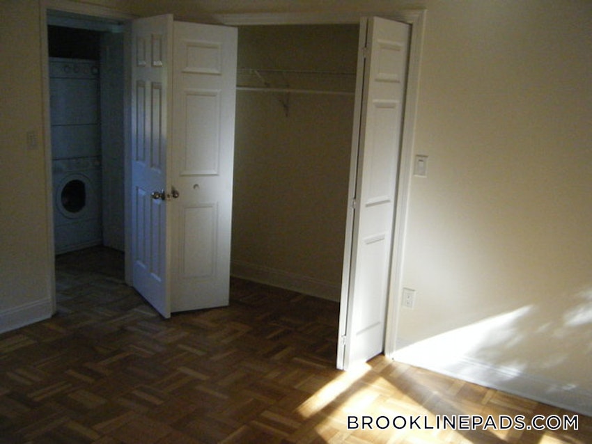 BROOKLINE - CHESTNUT HILL - 2 Beds, 1 Bath - Image 3