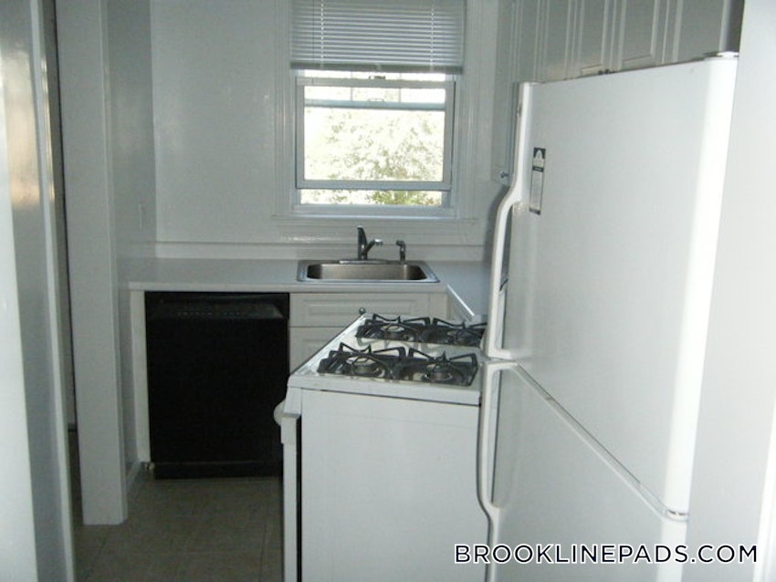 BROOKLINE - CHESTNUT HILL - 2 Beds, 1 Bath - Image 2