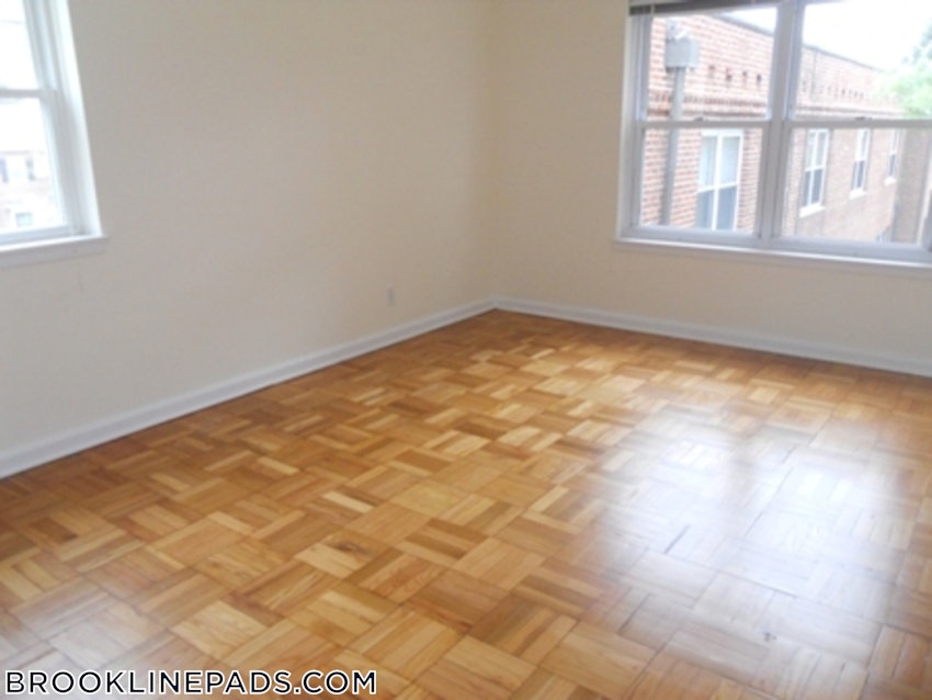 BROOKLINE - CHESTNUT HILL - 2 Beds, 1.5 Baths - Image 1