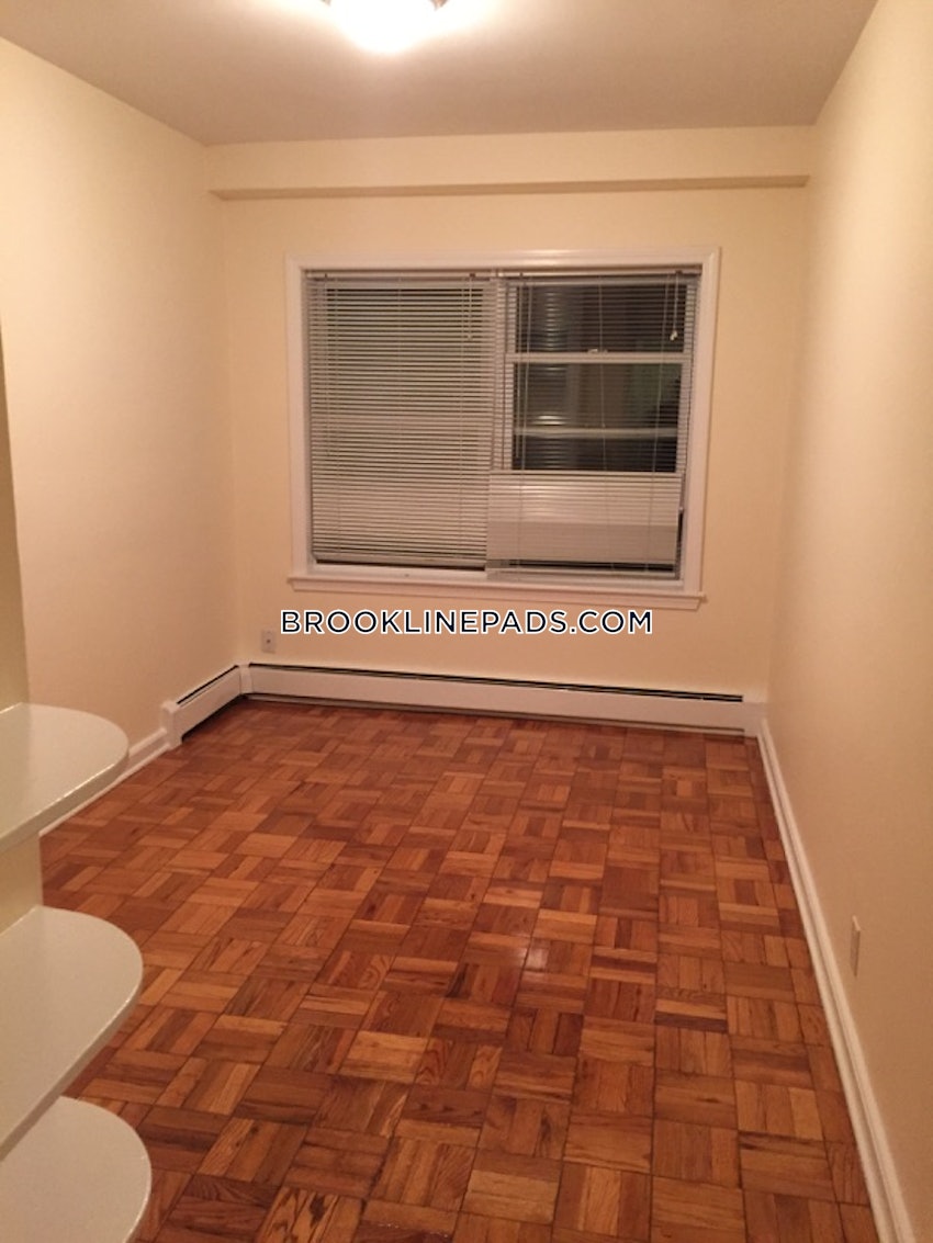 Brookline - Chestnut Hill - 2 Beds, 1 Bath - Image 1