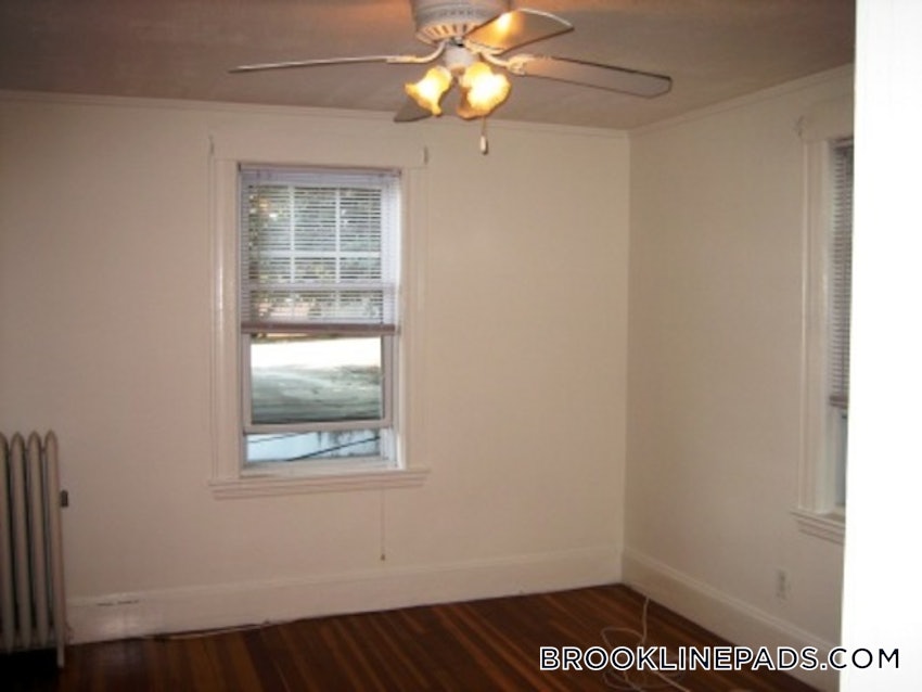 BROOKLINE - CHESTNUT HILL - 3 Beds, 1 Bath - Image 3