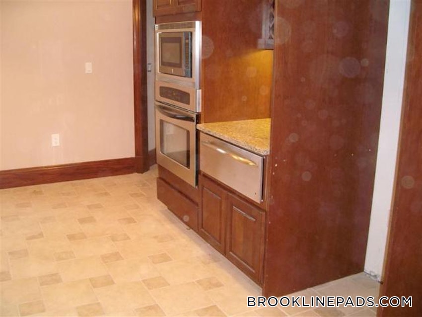 BROOKLINE - CLEVELAND CIRCLE - 4 Beds, 2 Baths - Image 38