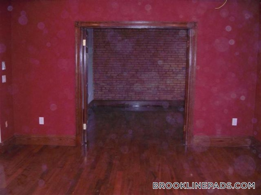 BROOKLINE - CLEVELAND CIRCLE - 4 Beds, 2 Baths - Image 36