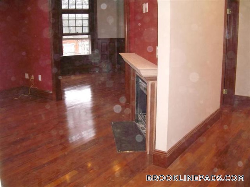 BROOKLINE - CLEVELAND CIRCLE - 4 Beds, 2 Baths - Image 31