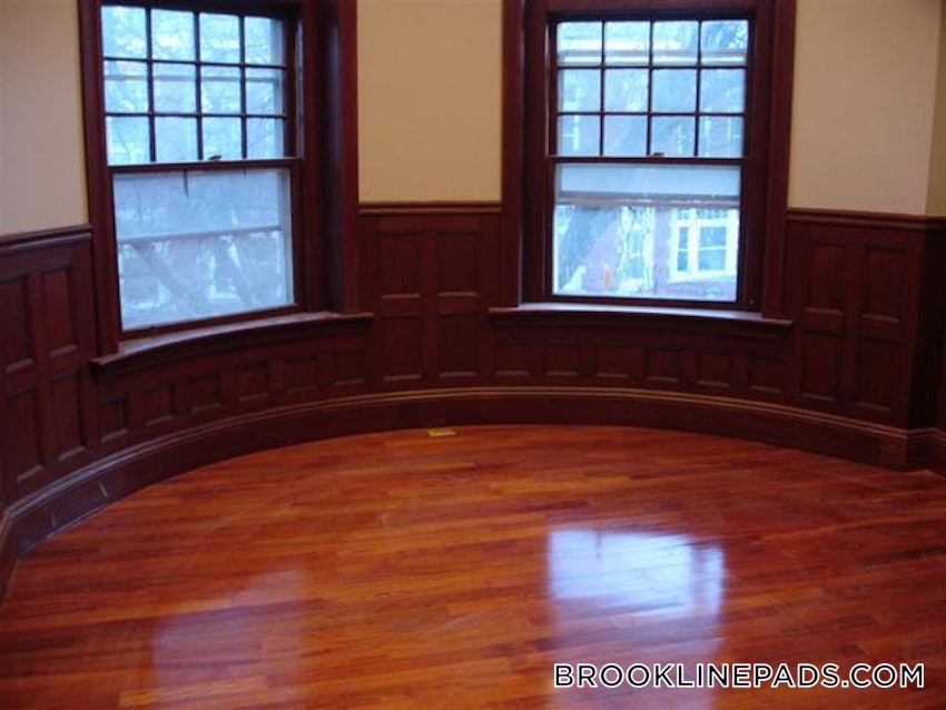 BROOKLINE - CLEVELAND CIRCLE - 4 Beds, 2 Baths - Image 25