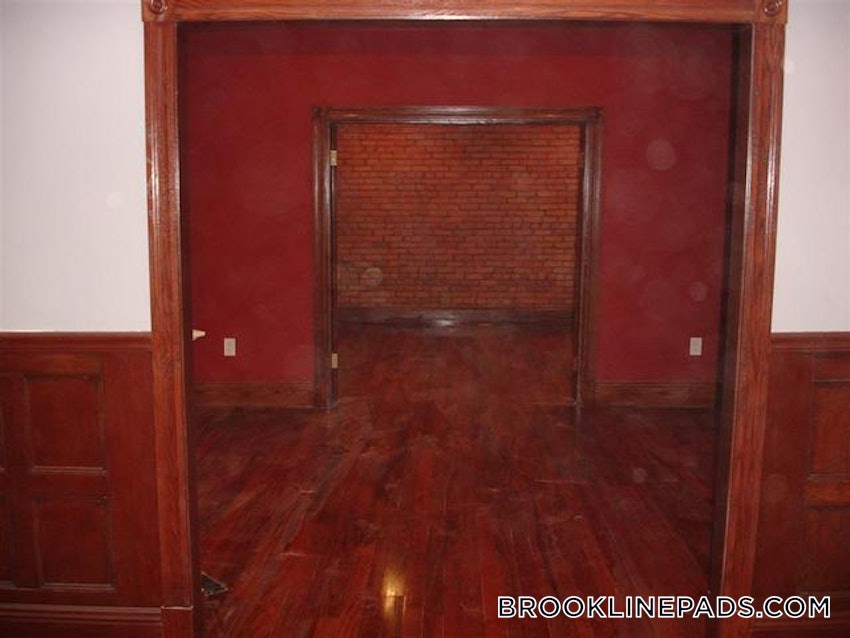 BROOKLINE - CLEVELAND CIRCLE - 4 Beds, 2 Baths - Image 24