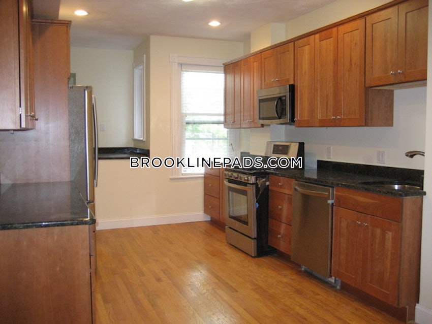 BROOKLINE - CLEVELAND CIRCLE - 3 Beds, 2 Baths - Image 6