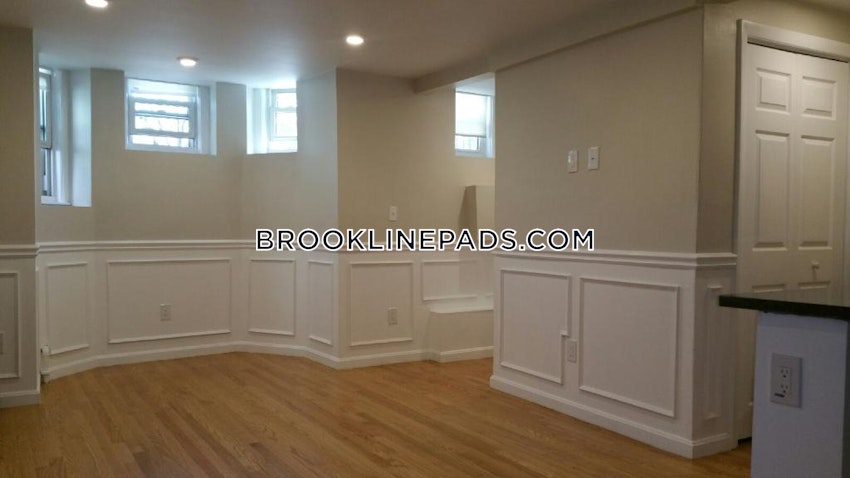 BROOKLINE - CLEVELAND CIRCLE - 1 Bed, 1 Bath - Image 3