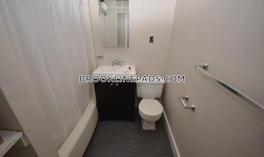 BROOKLINE - CLEVELAND CIRCLE - 1 Bed, 1 Bath - Image 2