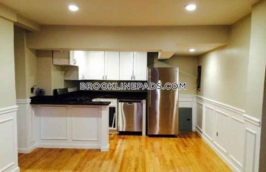 BROOKLINE - CLEVELAND CIRCLE - 1 Bed, 1 Bath - Image 1