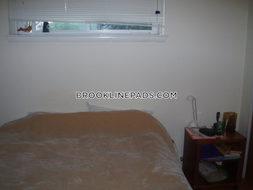 BROOKLINE- COOLIDGE CORNER - 2 Beds, 1 Bath - Image 3