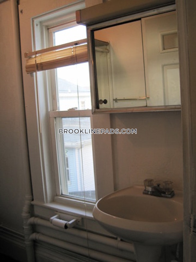 Brookline - $2,695+ /mo