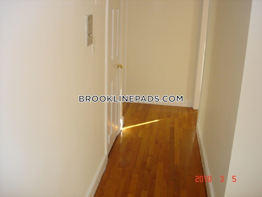 BROOKLINE- COOLIDGE CORNER - 1 Bed, 1 Bath - Image 14