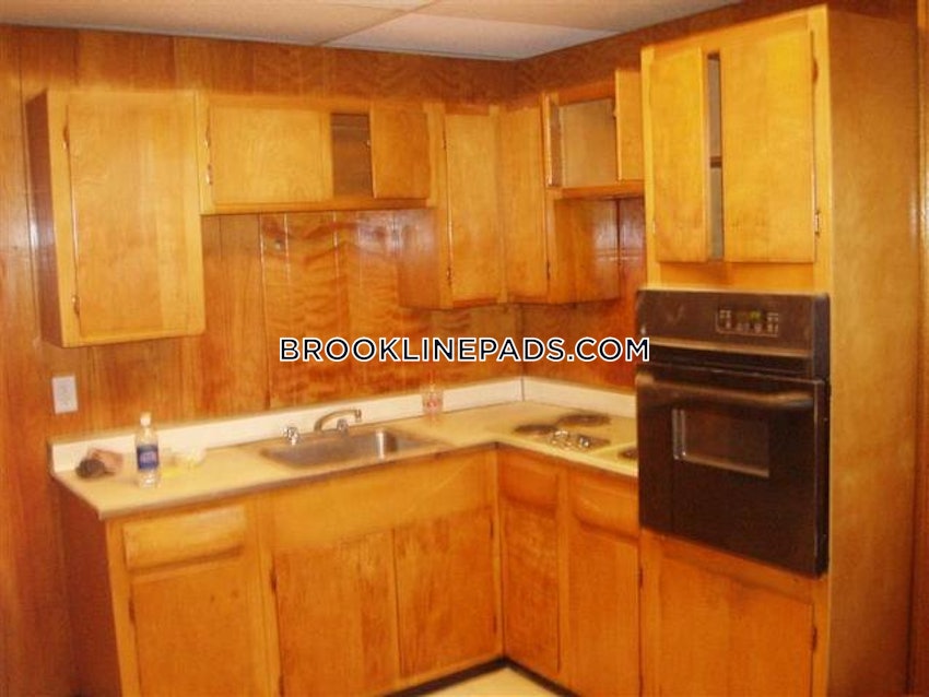 BROOKLINE- COOLIDGE CORNER - 1 Bed, 1 Bath - Image 4