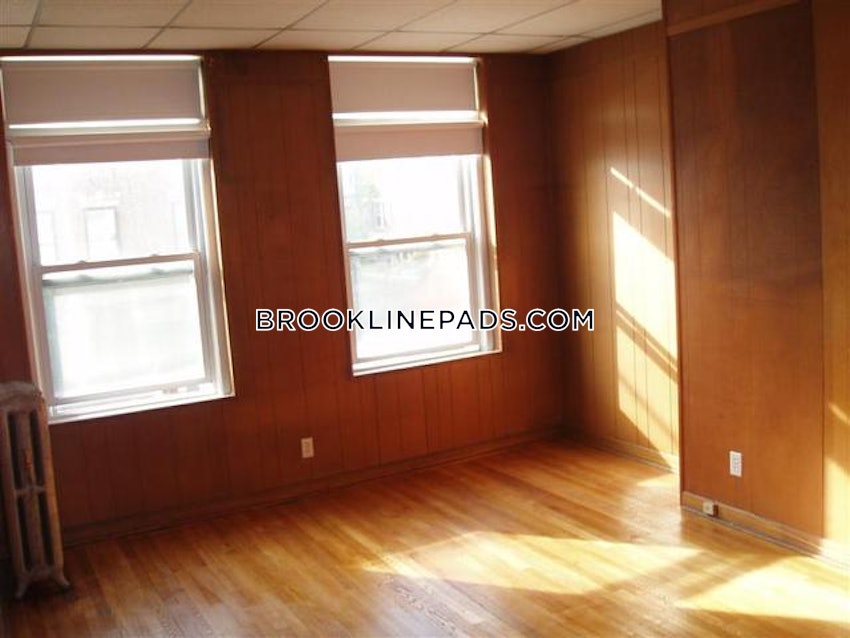 BROOKLINE- COOLIDGE CORNER - 1 Bed, 1 Bath - Image 1