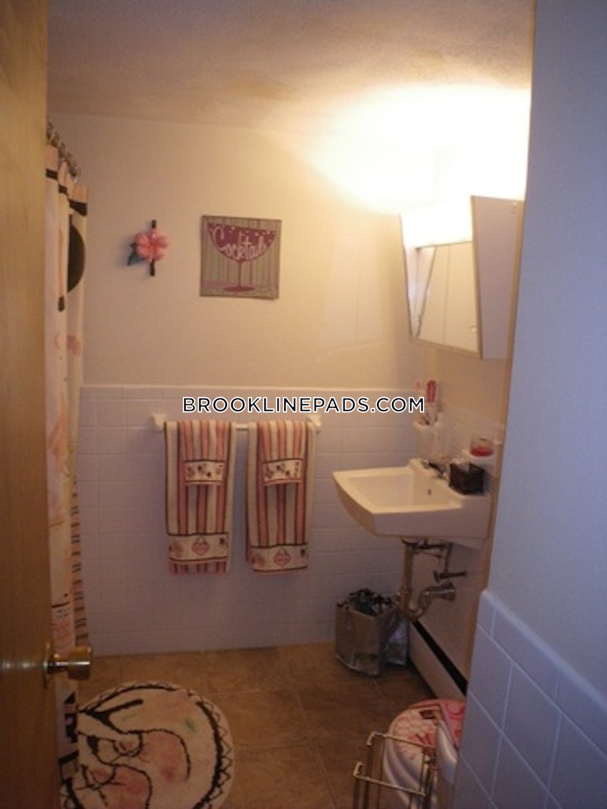 BROOKLINE- COOLIDGE CORNER - 2 Beds, 1 Bath - Image 35