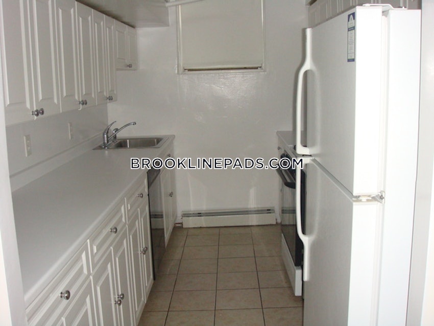 BROOKLINE- COOLIDGE CORNER - 1 Bed, 1 Bath - Image 13