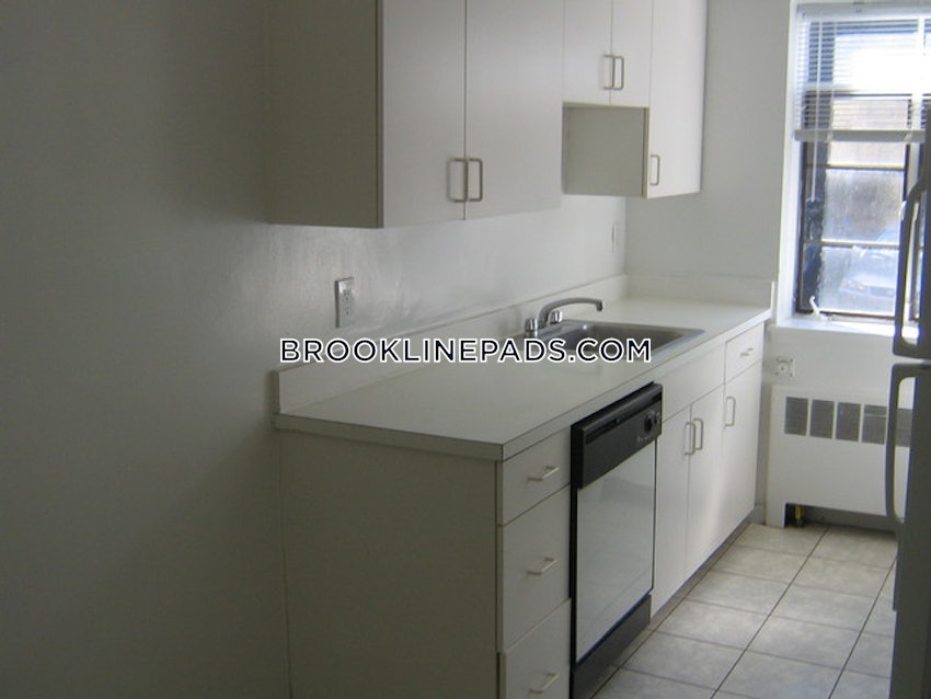 BROOKLINE- COOLIDGE CORNER - 2 Beds, 1 Bath - Image 11