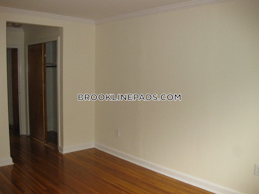 BROOKLINE- COOLIDGE CORNER - 2 Beds, 1 Bath - Image 3