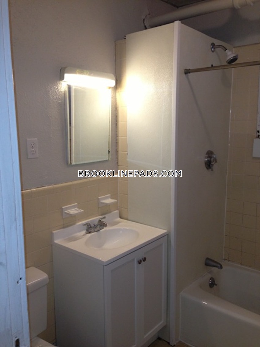 BROOKLINE- COOLIDGE CORNER - 2 Beds, 1 Bath - Image 3