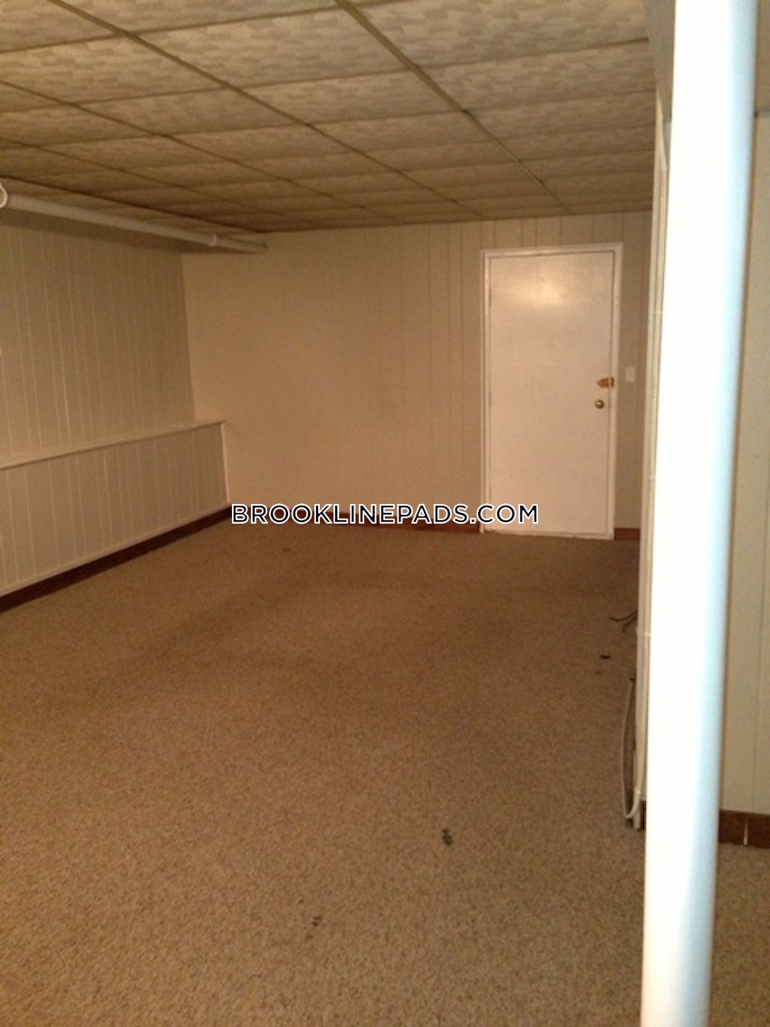 BROOKLINE- COOLIDGE CORNER - 2 Beds, 1 Bath - Image 5